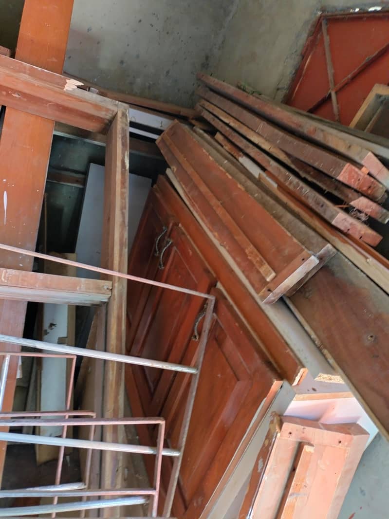 Door. . window . . comot. light. . etc 11