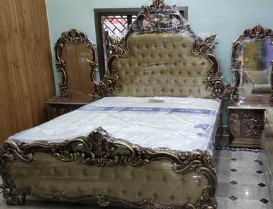 Luxury Royal King Size Bedroom Set – Heavy Carved Golden Finish