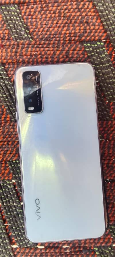 vivo y20 4gb 64gb with good condition  with 10by7