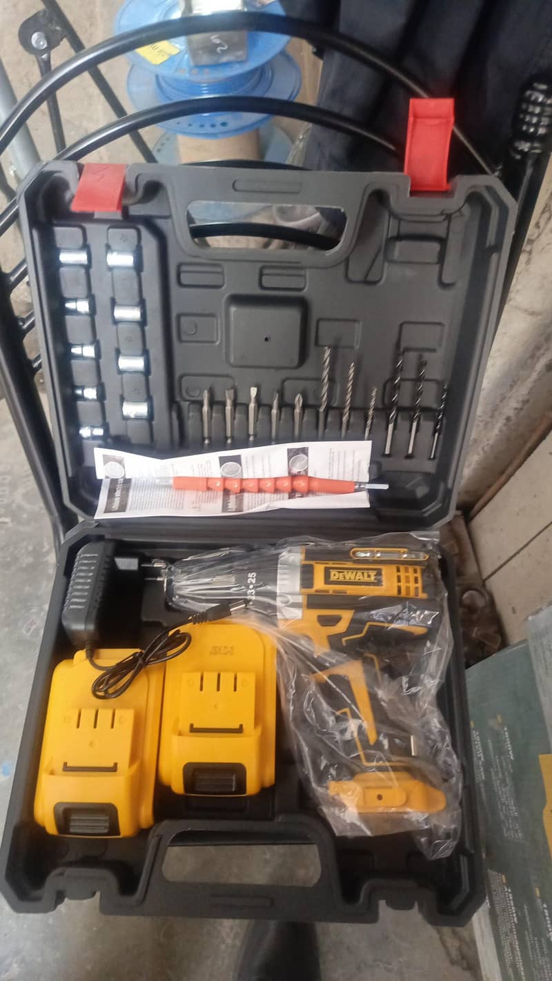 DeWalt drill machine 0