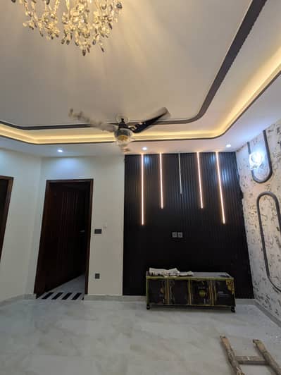 5 MARLA BRAND NEW LOWER PORTION FOR RENT IN EDEN BOULEVARD COLLEGE ROAD LAHORE BIJLI PANI AVAILABLE USE FOR FAMILY BRAND NEW