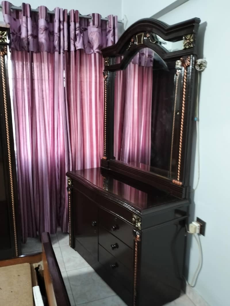 Good condition Dressing table 1