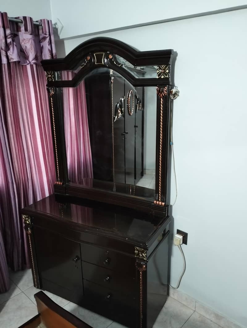 Good condition Dressing table 2