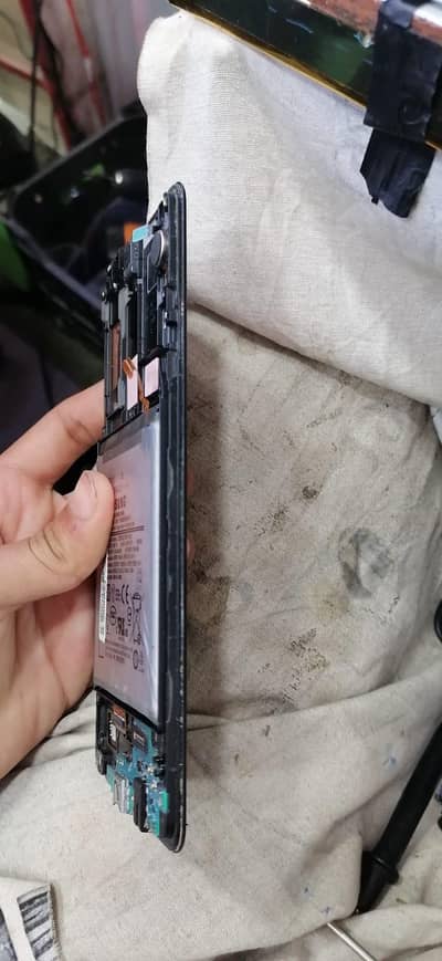 SAMSUNG A9 ALL PARTS AVAILABLE (WITHOULT LCD) 0/3/3/5/8/5/9/6/5/9/3