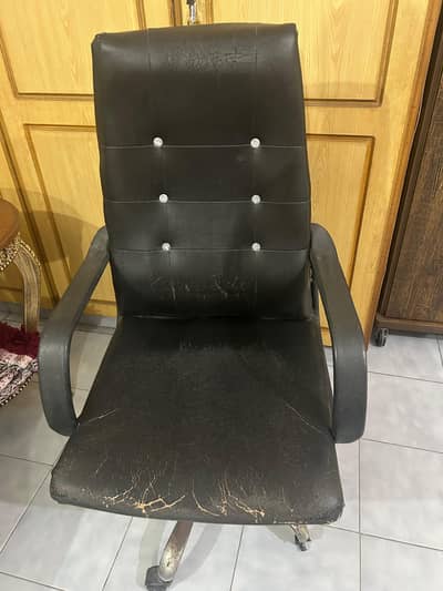 USED OFFICE CHAIR FOR SALE