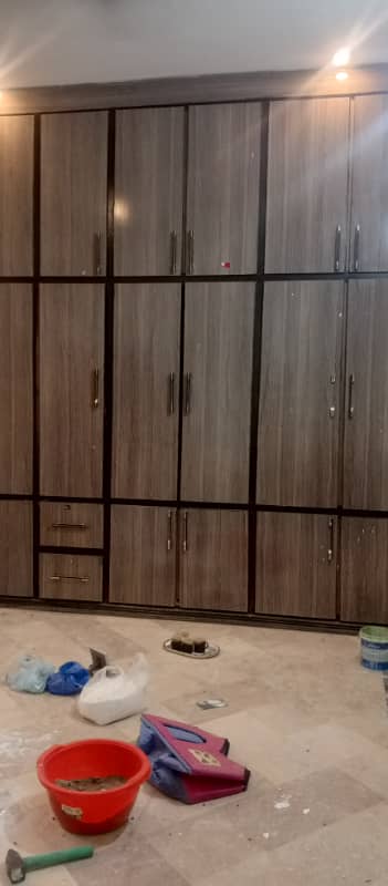 5 mrla double story Muslim town near darbar Mehal road wid gas urgent Sale