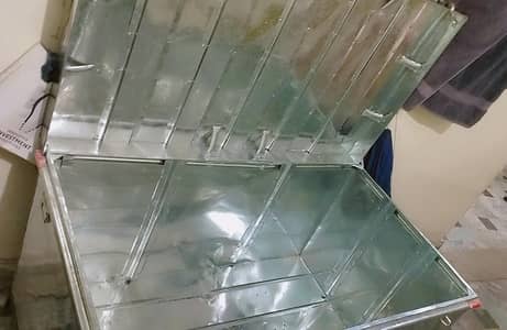 trunk peti with stand fo sale 6 month use only excellent new condition