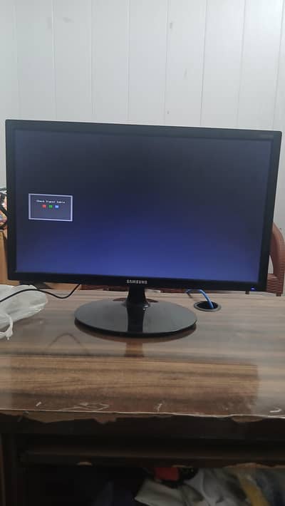 Samsung 22 Inches Gaming LCD Monitor For PC - VGA DVI LCD Monitor
