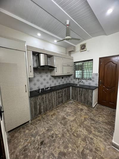 A BEAUTIFUL 5 MARLA HOUSE FOR SALE IN BB BLOCK