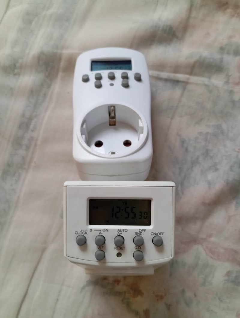 Electric digital timer 1
