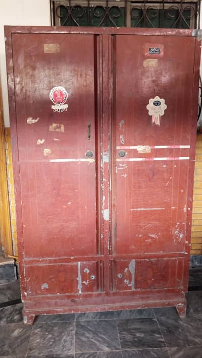 Heavy Weight Almirah