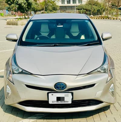 Toyota Prius 1.8  S tooring  Selection.