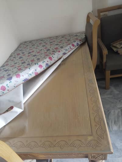 Dining Table with 6 chairs