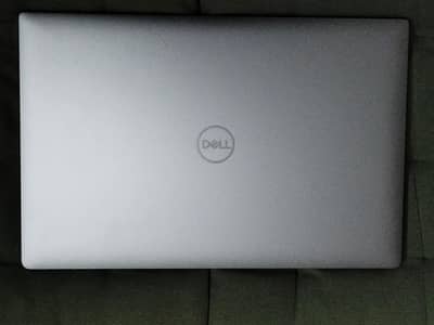 Dell Xps 15 - 8th gen - 15.6 inch - Metal body