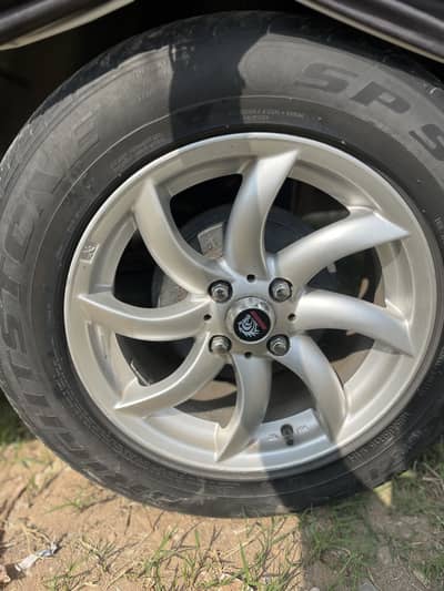 I AM SELLING TYRES AND RIMS ONLY 5 month used 195/65/15