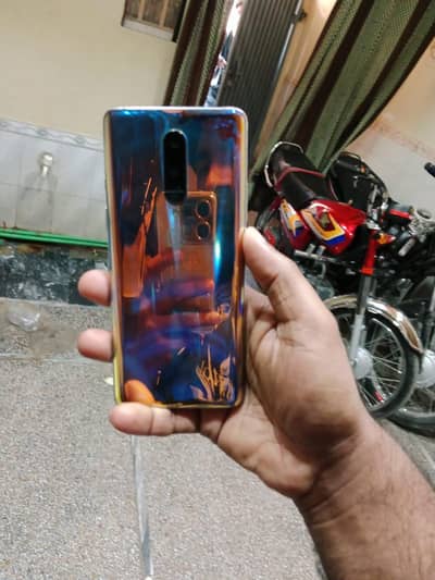 one plhes 8 whtsp num 03065646006