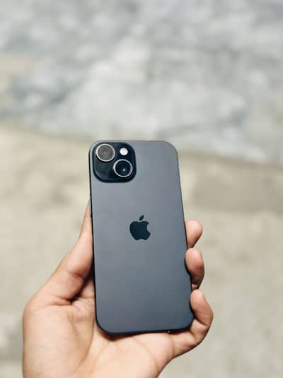 iPhone 15 10/10 with original box lead and adapter