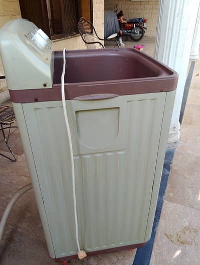 Vital Company washing Machine Good Condition big Size for Sale