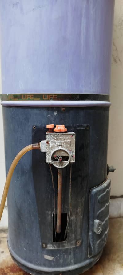 Gas Geyser / Good Condition / Reasonable Price / Urgent Sale