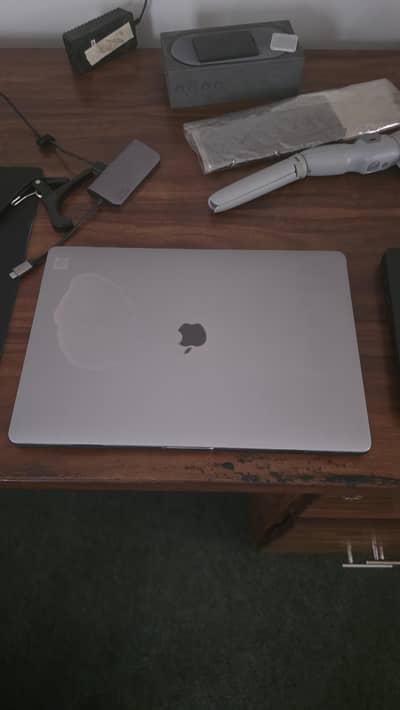 Macbook Pro 2017 16/512 15"