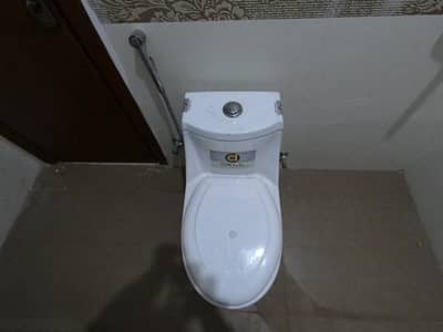 5 marllah lower portion for rent in edin boulevard