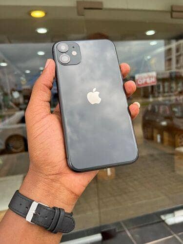 IPhone 11 Fresh set hy 10/9 Conditions