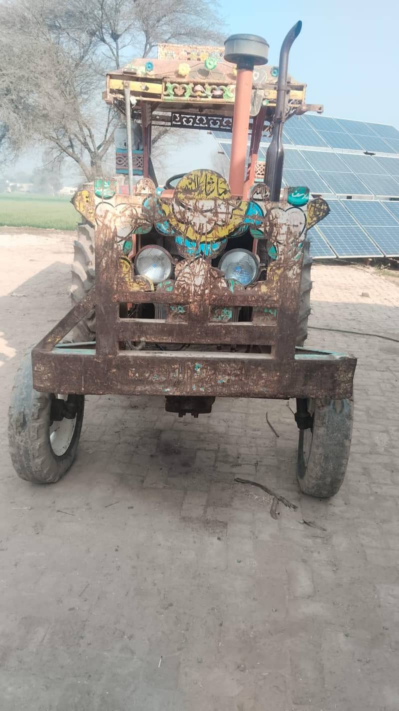 ٹریکٹر اچھی کنڈیشن میں ہے اور پچھلے دونوں ٹائر بالکل نئے ڈلے ہوئے ہیں 2