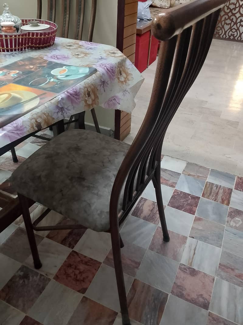 4 chairs dining table 0