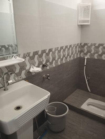 Rooms sharing in rent Girls Bhatta chowk Gulshan Ali colony.