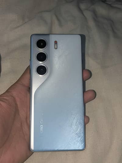 TECNO CAMON 40