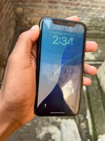 iphone XR 83% health 64 gb only back break whatsap 03308191698