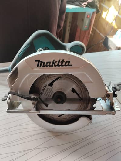 Makita HS 7010
