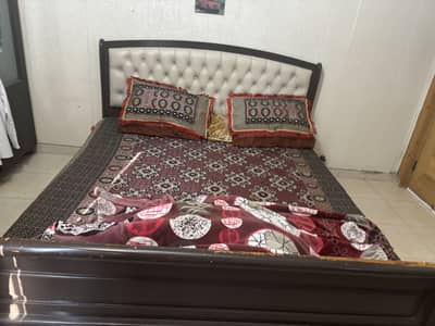 Bron king size bed