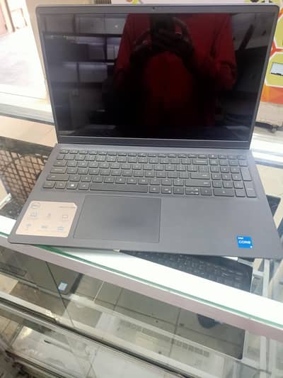 DELL INSPIRON 15 3511 i5-11th generation 16 GB RAM/256GB SSD