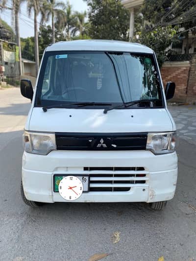 Minicab Mitsubishi