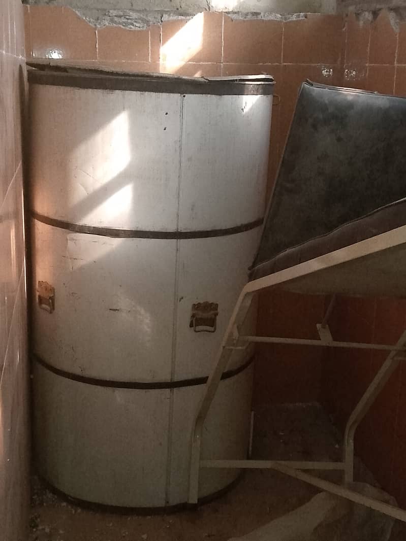 Wheat storage bin. 0