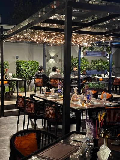 looking for restaurant staff FOH BOH