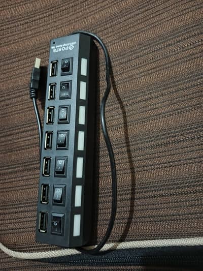 7-Port USB 2.0 High-Speed Hub with Individual Power Switches