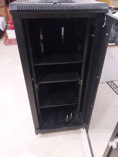 Server Rack Cabinet for Sale – Heavy Duty (Excellent Condition)