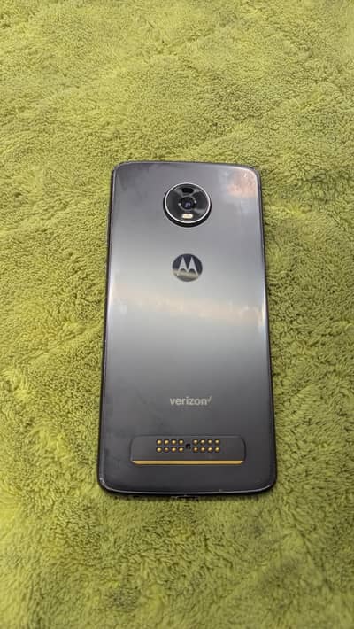 MOTO Z4