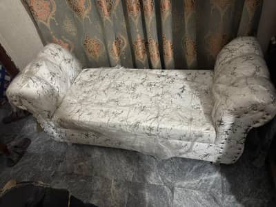 new knopy 2 seater with storage box