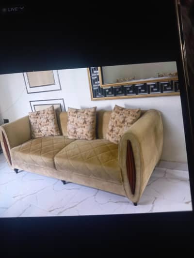 5 seater sofa for sale slightly used