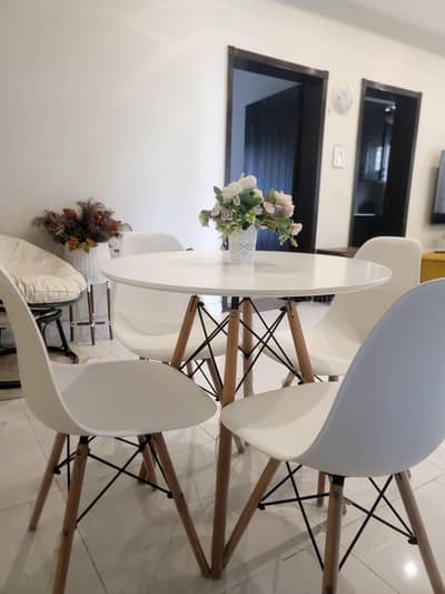 4-Seater round table Dining Table Set (Eames Style) - White
