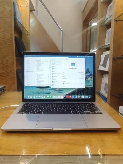 MacBook pro 2020 m1 chip  13inch