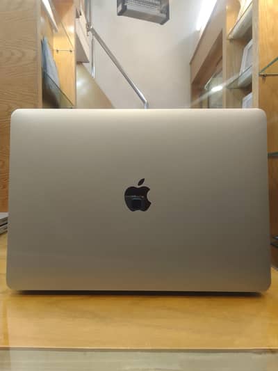 MacBook pro 2020 m1 chip  13inch