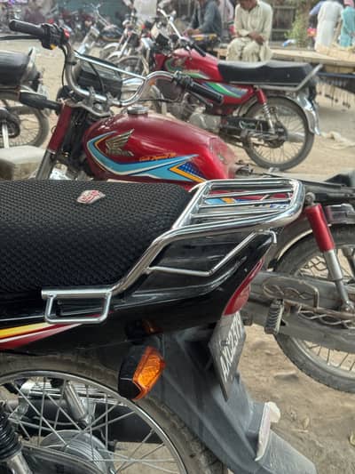 Pridor back seat stand