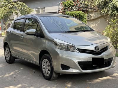 Toyota Vitz 2012 Model Total genuine paint. Lahore Registered.