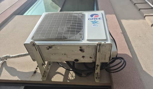 Gree 1.5 Ton Inverter AC