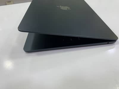 Mac book Air M2 complete box 16GB 512 SSD  Bh%92 cycle count 147