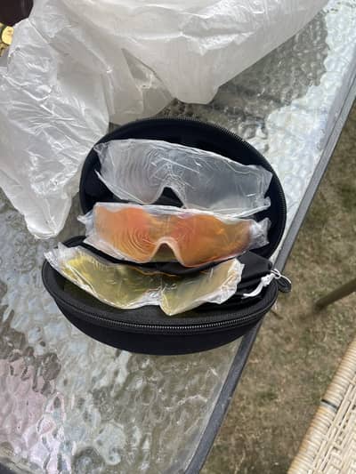 Oakley Sunglasses Set